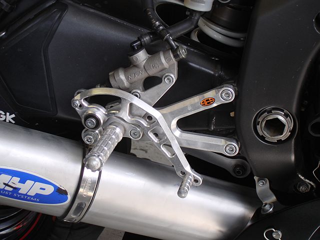 R6 06>09 Premium Rearset